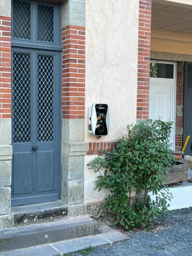 Chateau Segot Neuilly-le-Real Экстерьер фото